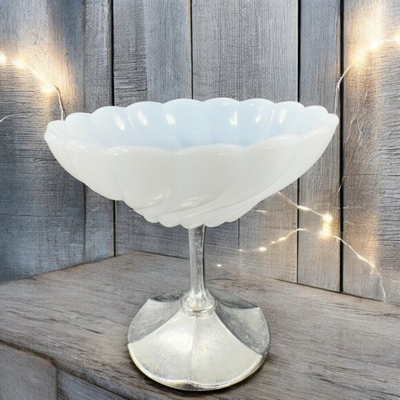 Vintage 1960s White Milk Glass Dish Bowl Compote Candy Dish With Metal Stand VTG - Picture 2 of 12